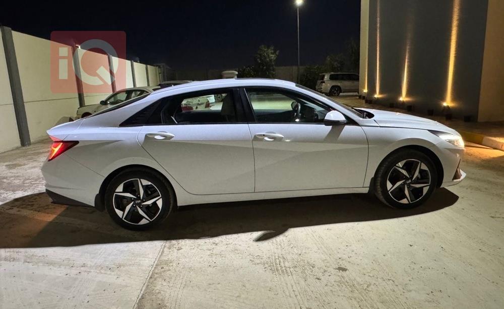 هیۆندای ئەلەنترا